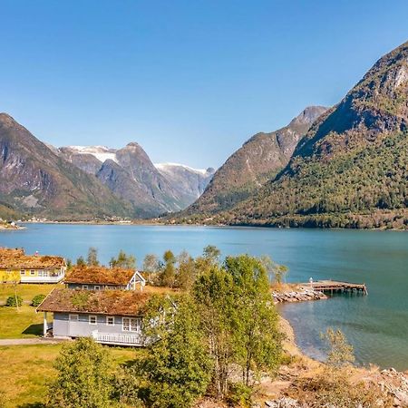 Cozy Home In Fjaerland With House A Mountain View Eksteriør bilde