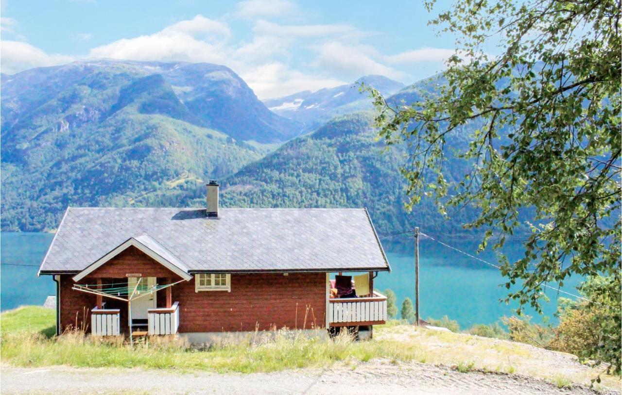 Cozy Home In Fjaerland With House A Mountain View Eksteriør bilde