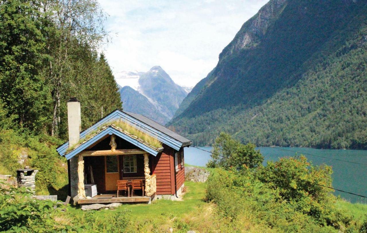 Cozy Home In Fjaerland With House A Mountain View Eksteriør bilde