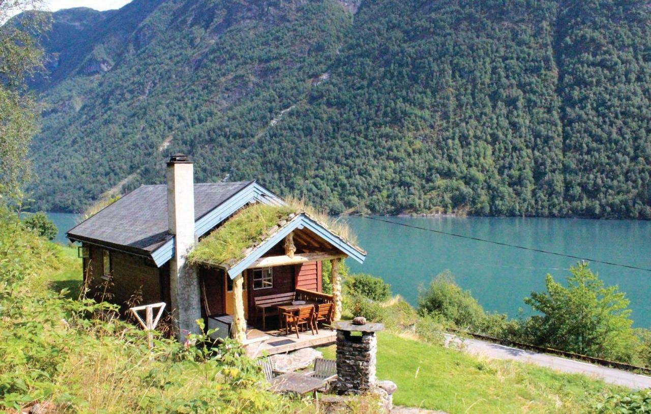 Cozy Home In Fjaerland With House A Mountain View Eksteriør bilde